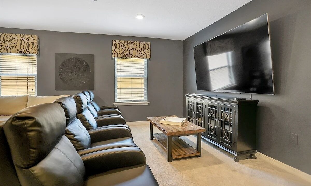 Photo of Livingroom in Loughman