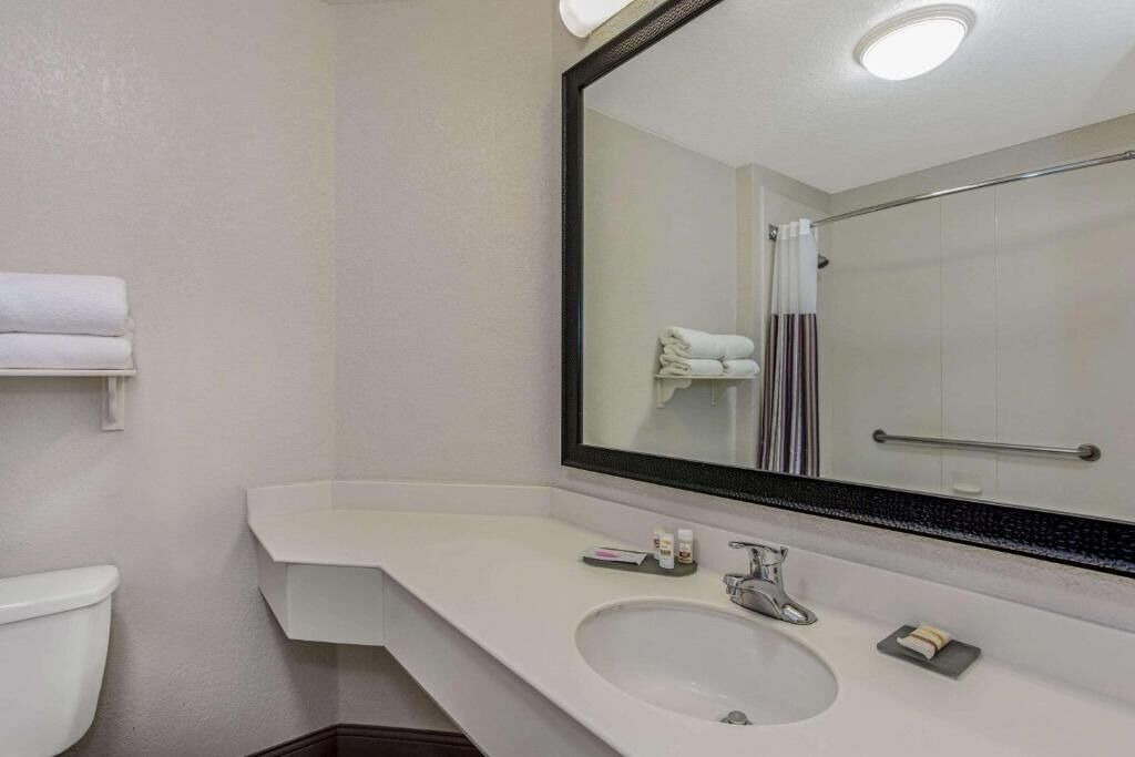 Photo of Bathroom in Airport North