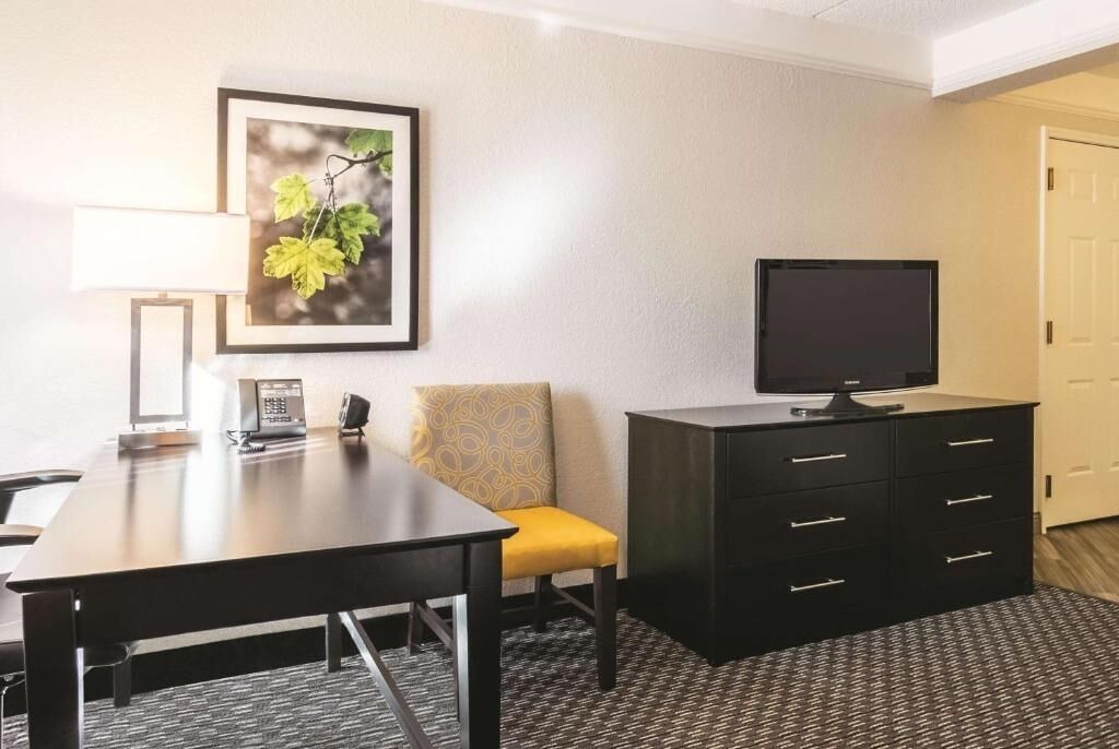 Photo of Bedroom in Airport North