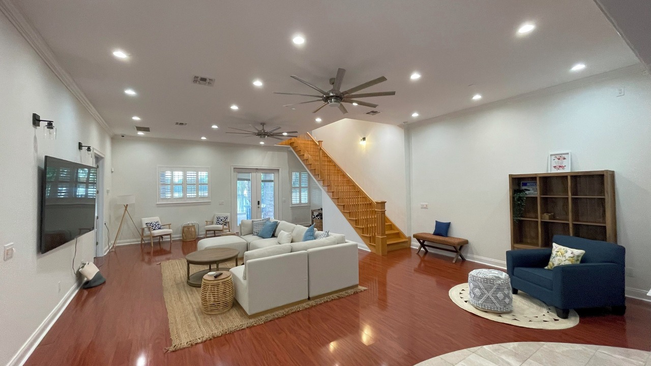 Photo of Livingroom in Longwood