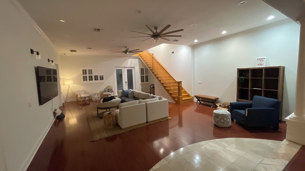Photo of Livingroom in Longwood