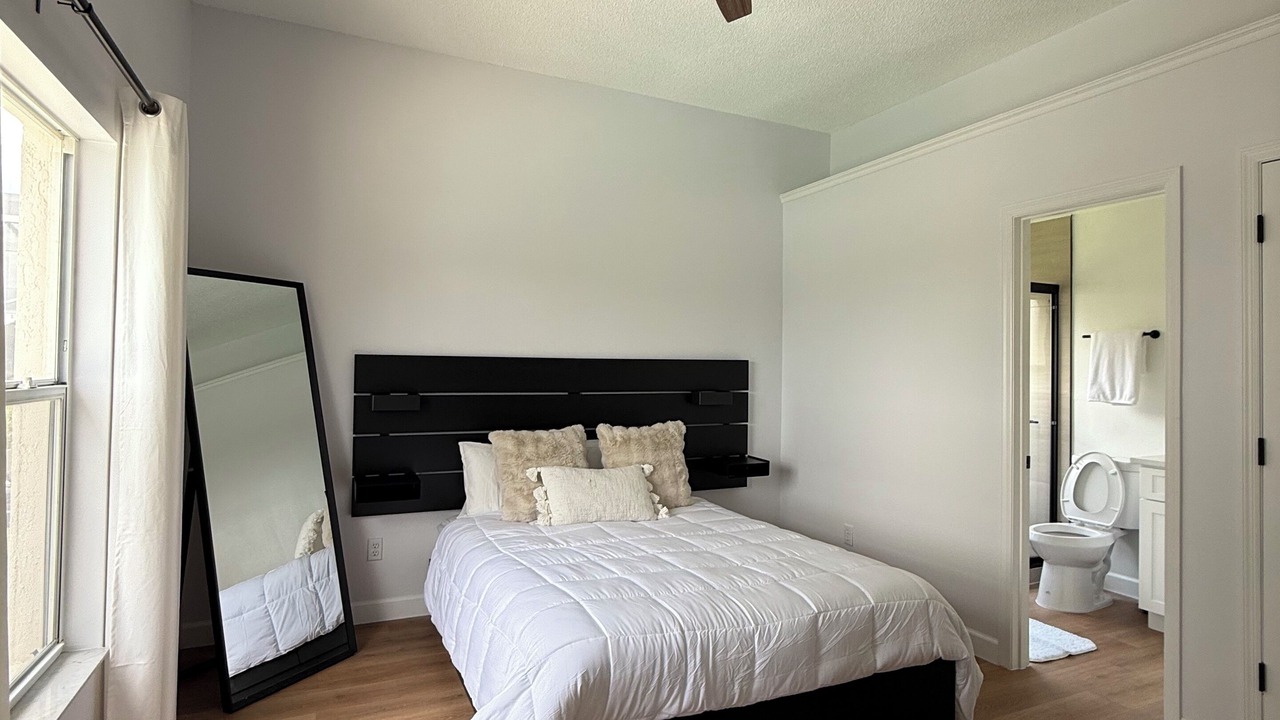 Photo of Bedroom in Lakeside Estates