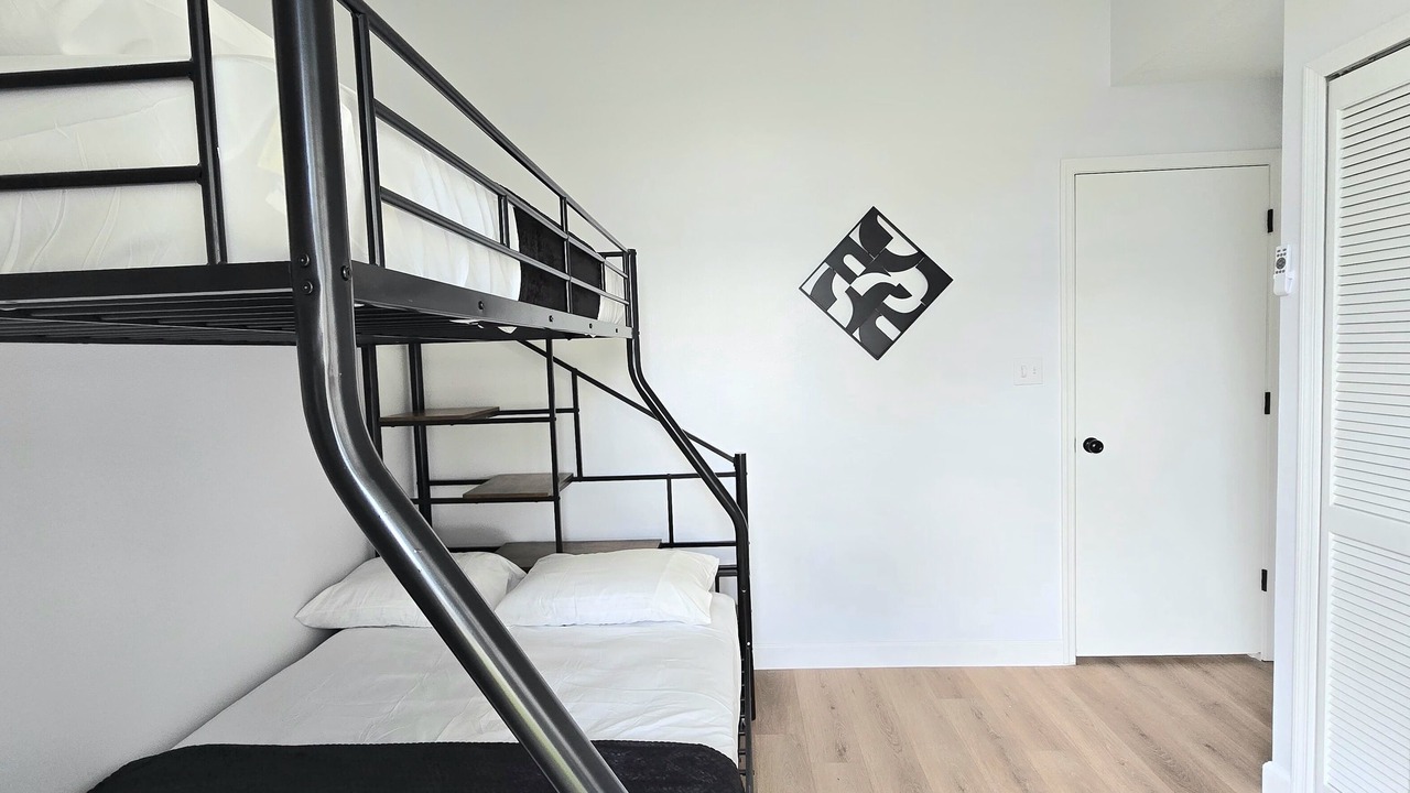 Photo of Bedroom in Lakeside Estates