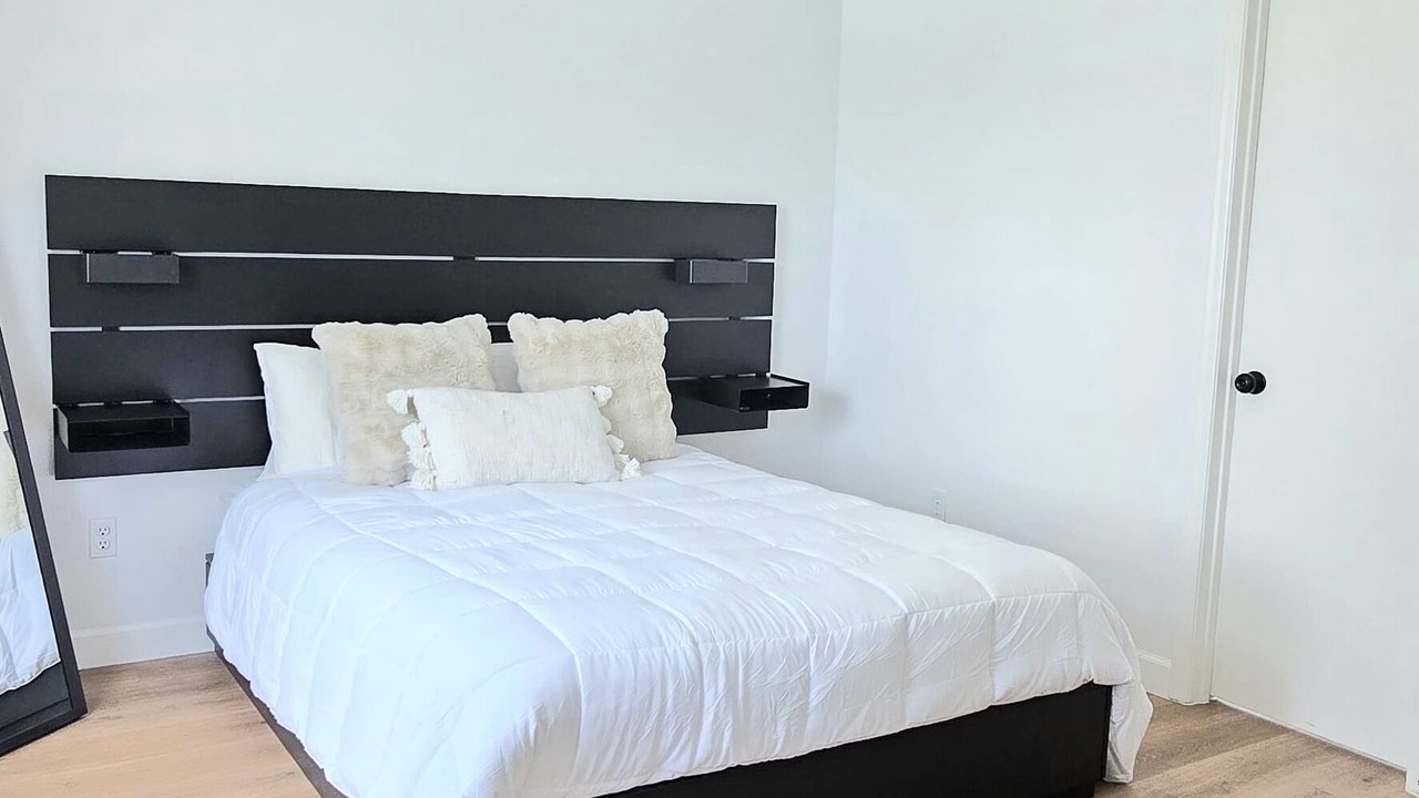 Photo of Bedroom in Lakeside Estates