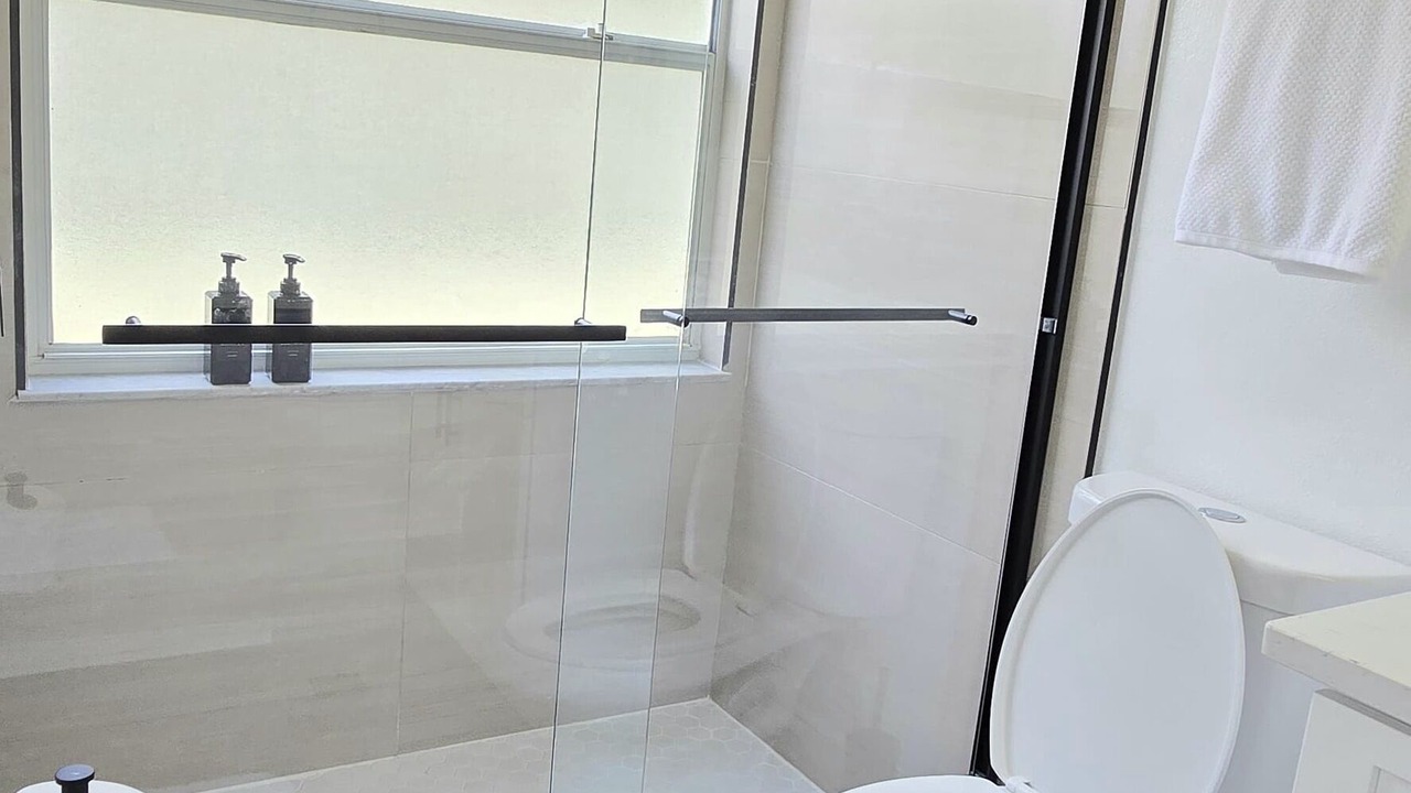 Photo of Bathroom in Lakeside Estates