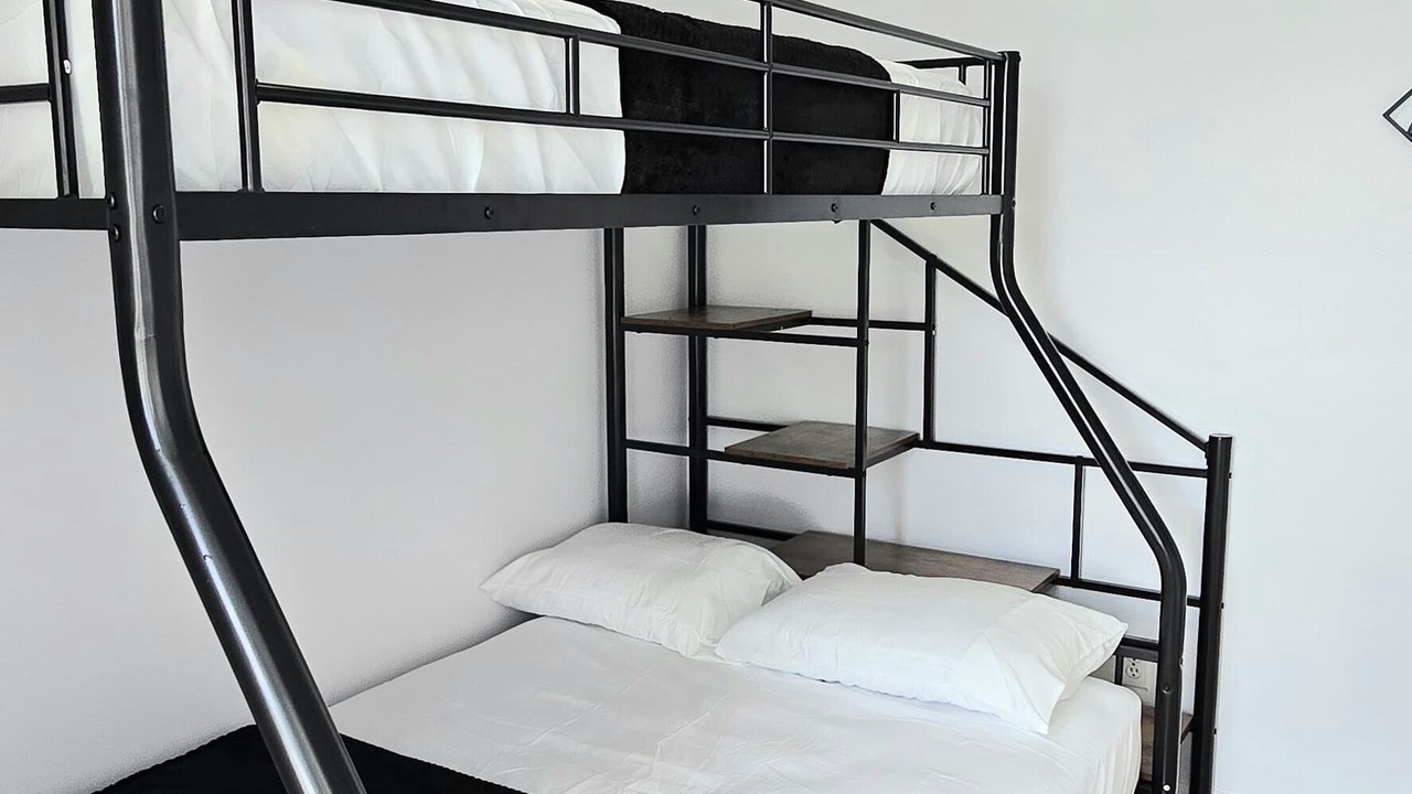 Photo of Bedroom in Lakeside Estates