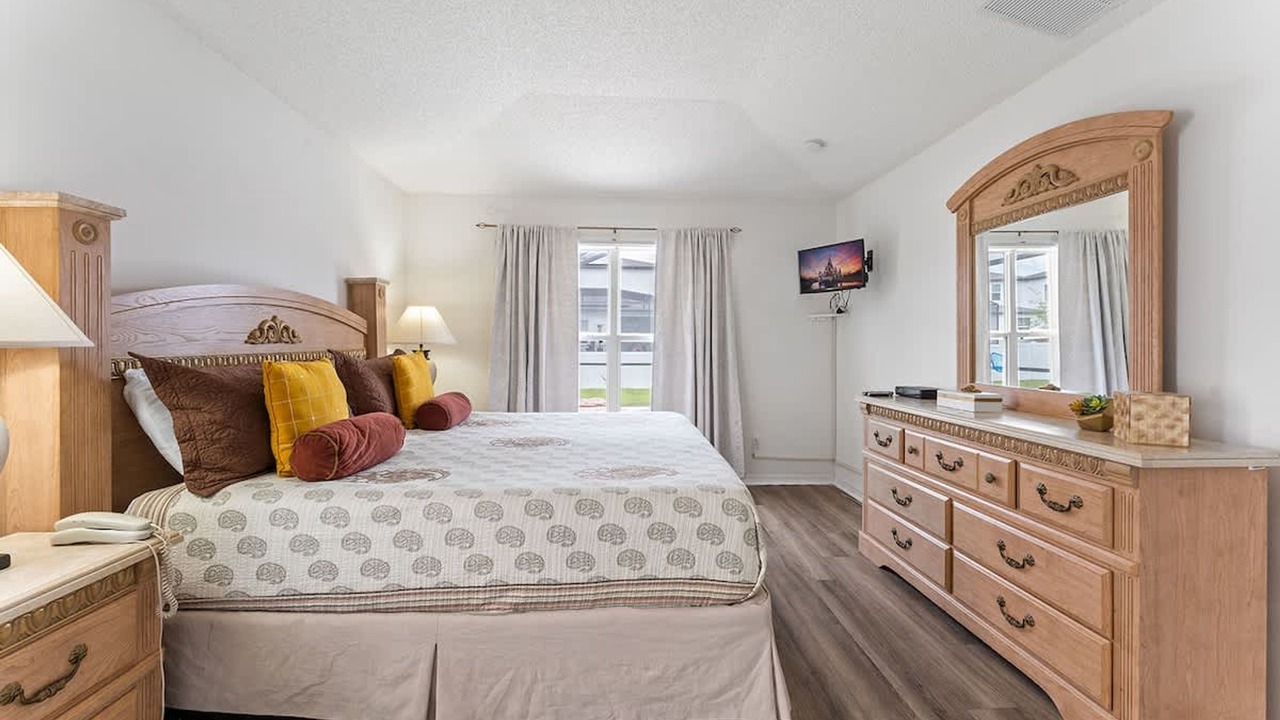 Photo of Bedroom in Seasons