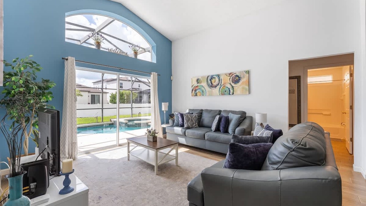 Photo of Livingroom in Seasons