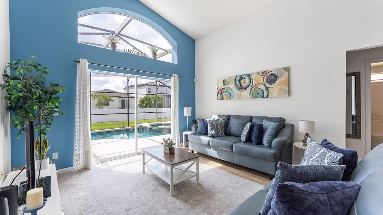 Photo of Livingroom in Seasons