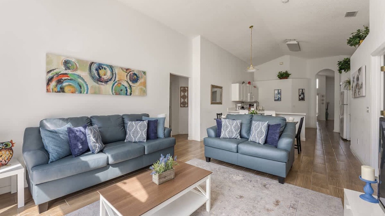 Photo of Livingroom in Seasons