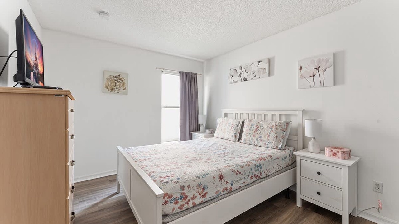 Photo of Bedroom in Seasons