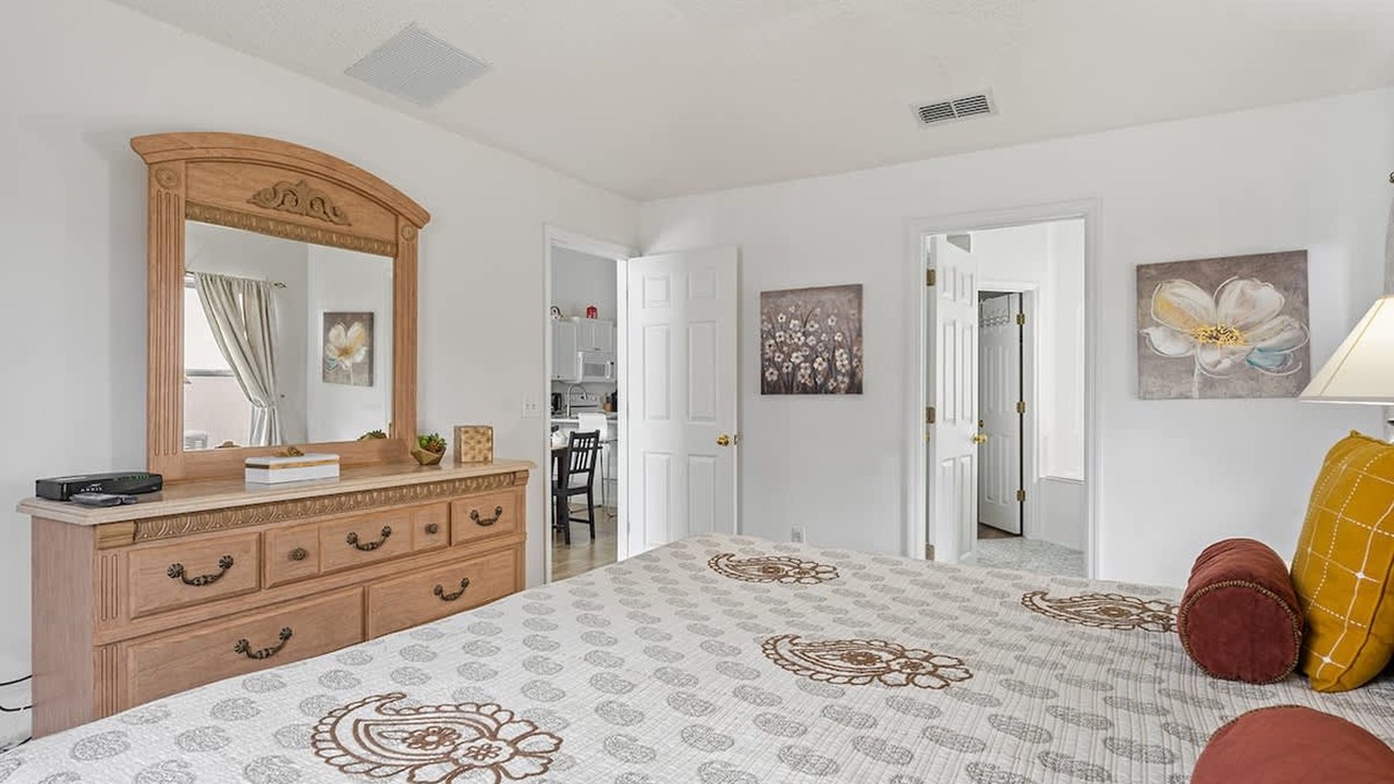 Photo of Bedroom in Seasons