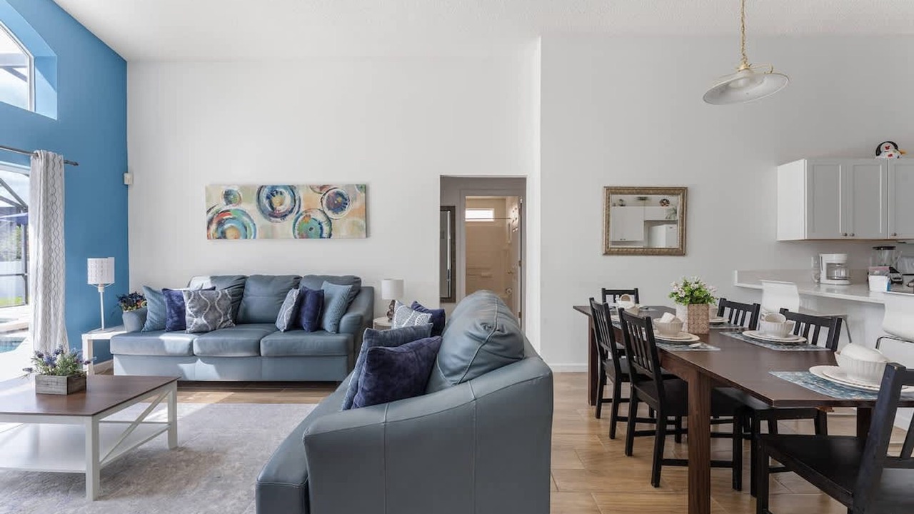 Photo of Livingroom in Seasons