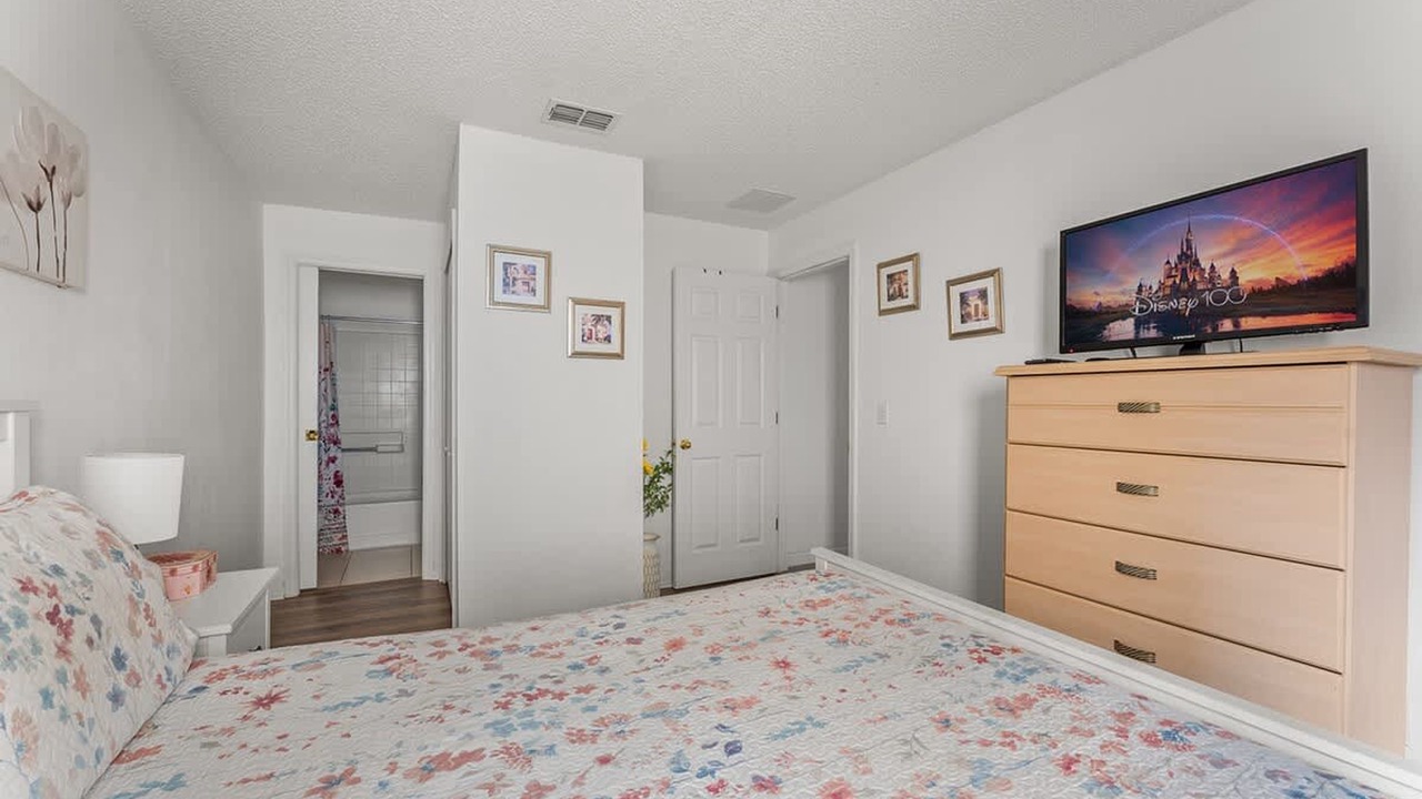 Photo of Bedroom in Seasons