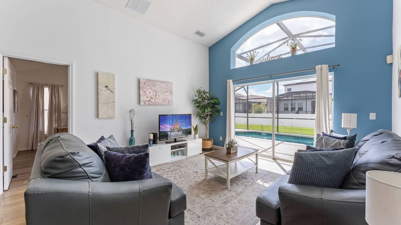 Photo of Livingroom in Seasons