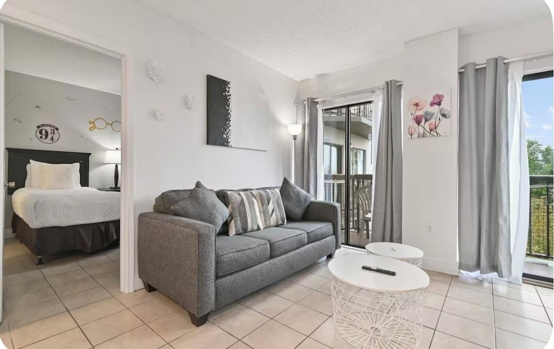 Photo of Livingroom in Florida Center