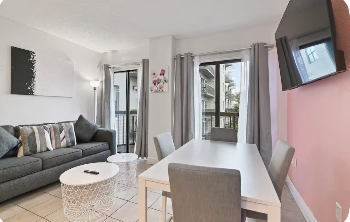 Photo of Livingroom in Florida Center