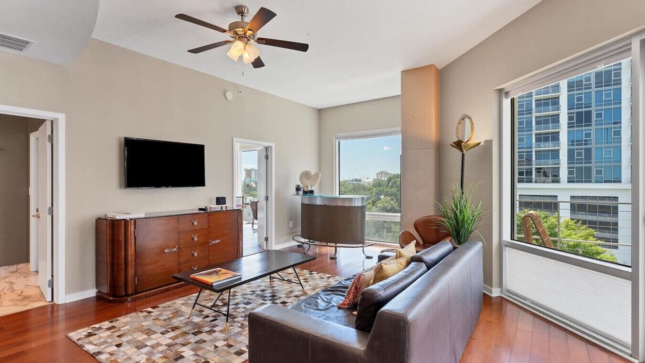 Photo of Livingroom in South Eola