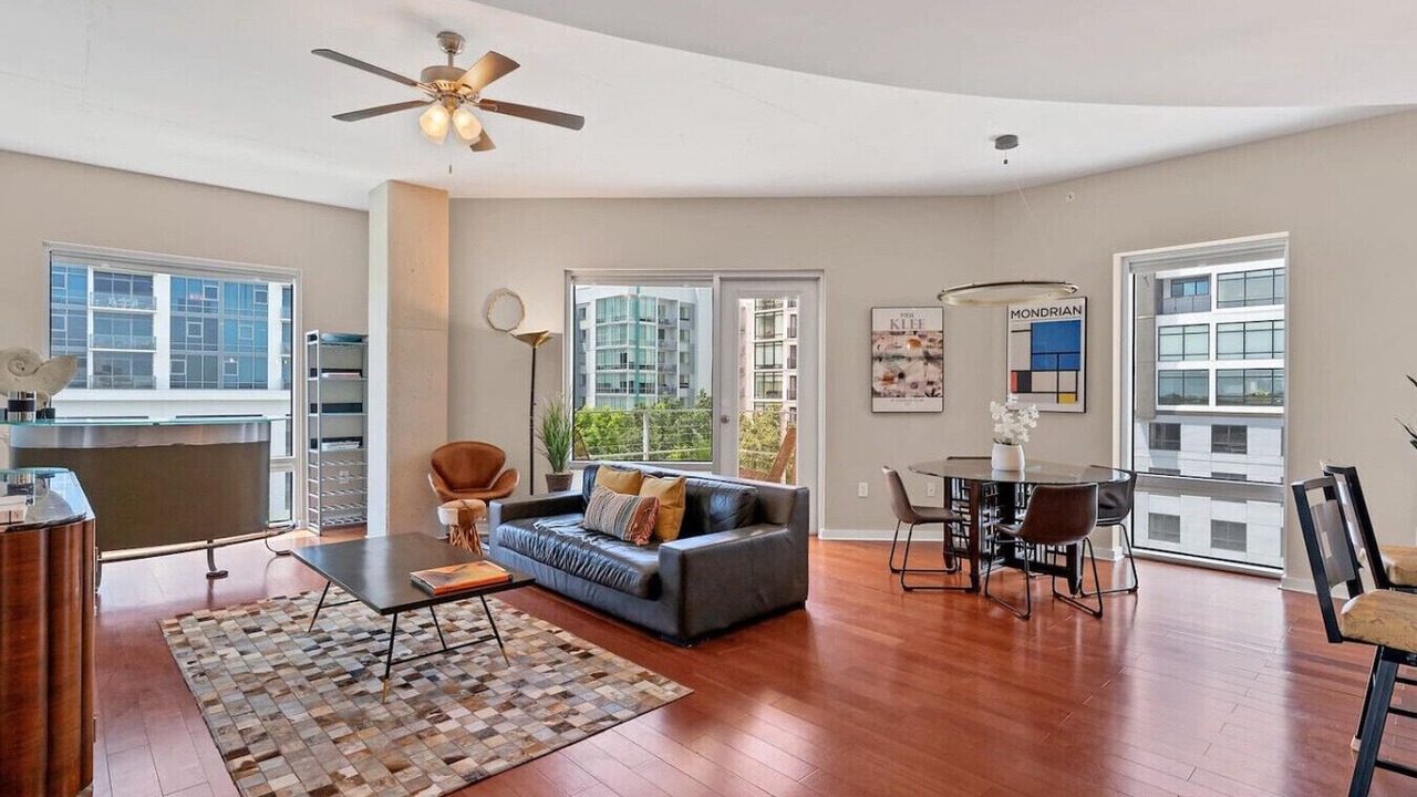 Photo of Livingroom in South Eola