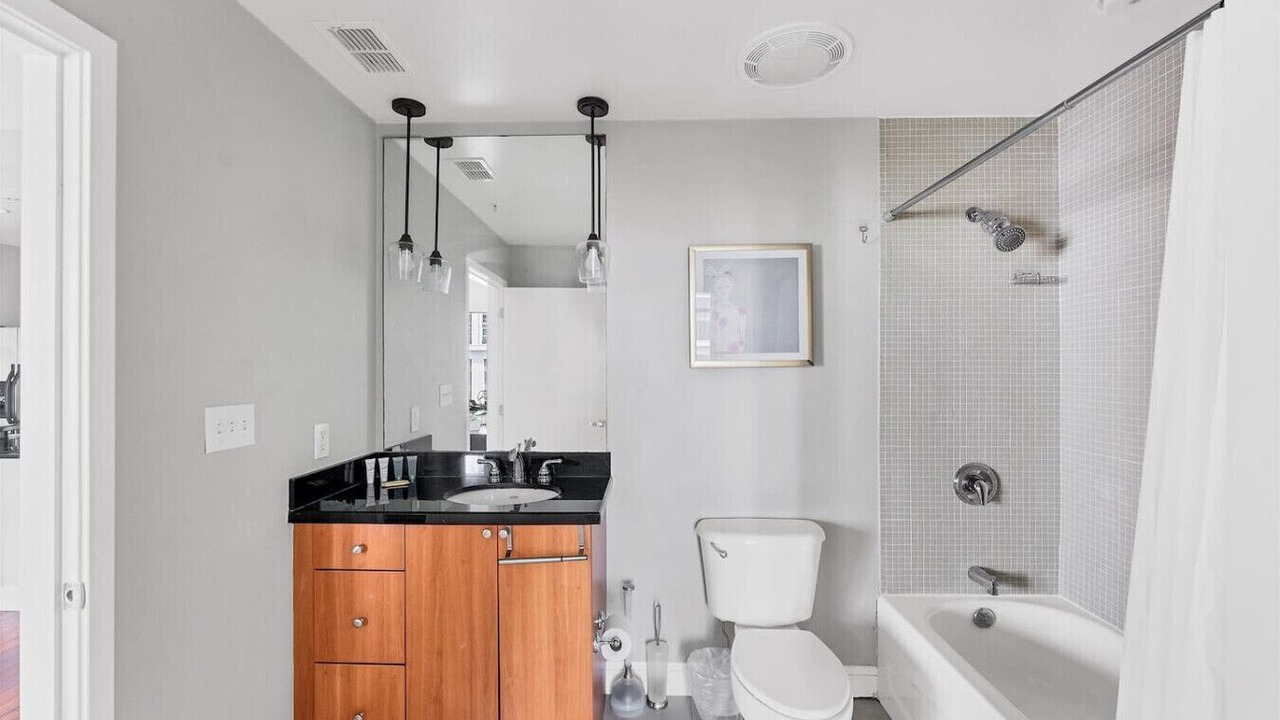 Photo of Bathroom in South Eola