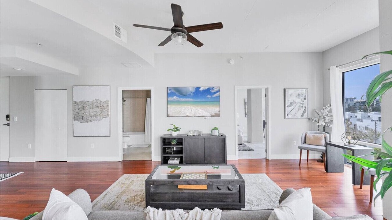 Photo of Livingroom in South Eola