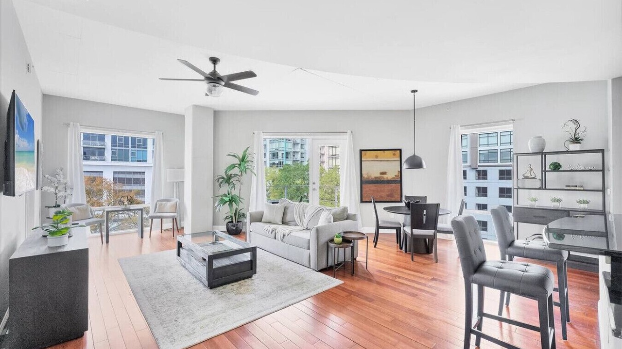 Photo of Livingroom in South Eola