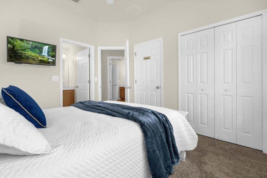 Photo of Bedroom in Veranda Palms