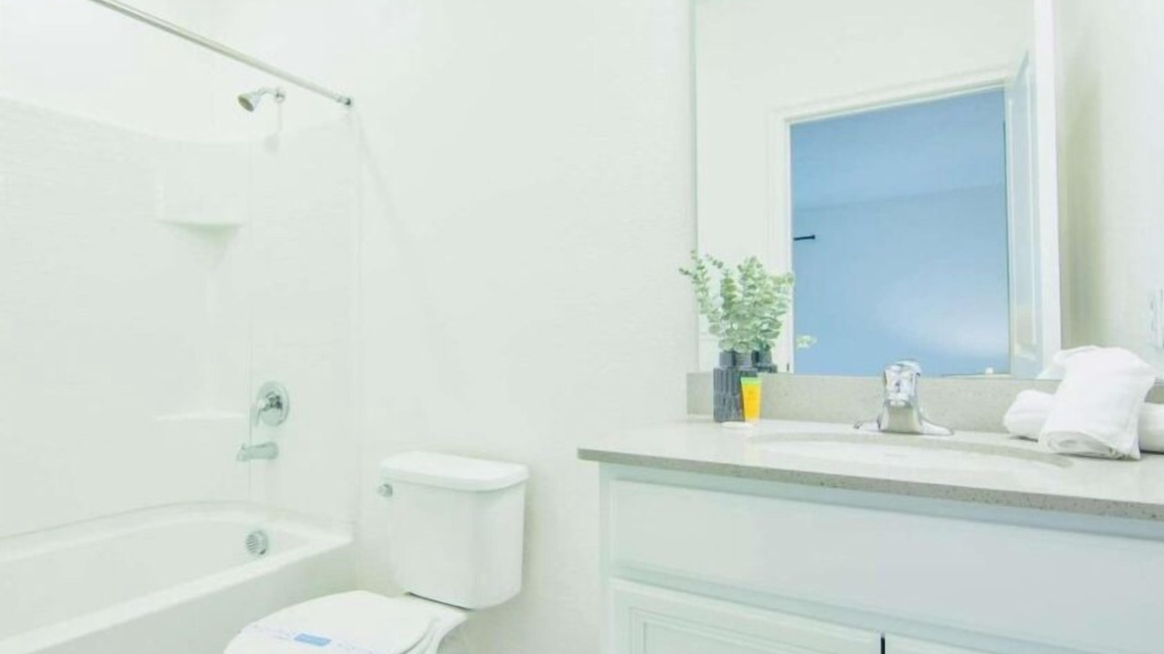 Photo of Bathroom in Mariner's VIllage