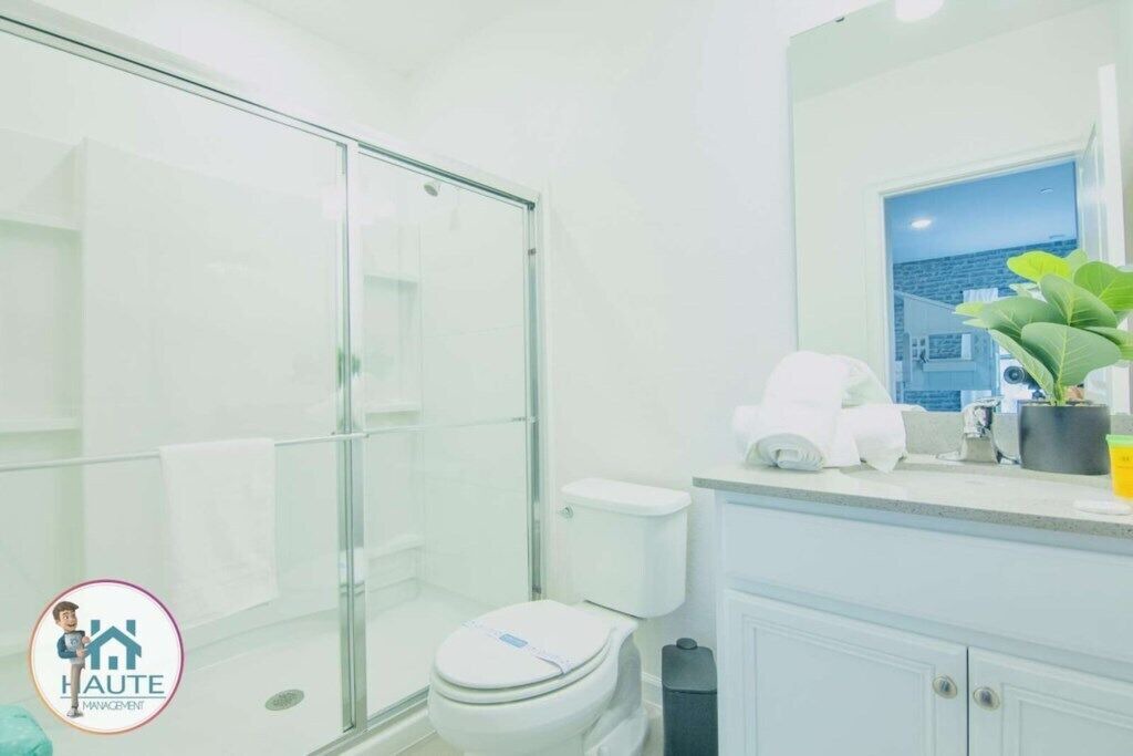 Photo of Bathroom in Mariner's VIllage