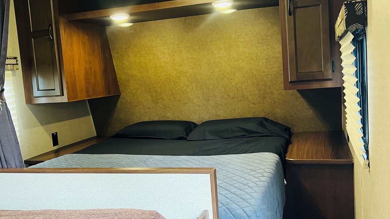 Photo of Bedroom in Oak Ridge