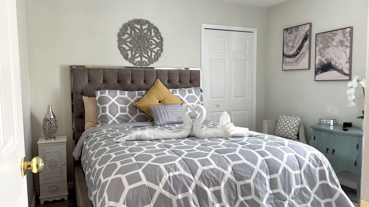 Photo of Bedroom in Lakeside Estates