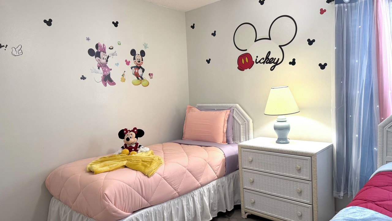 Photo of Bedroom in Lakeside Estates