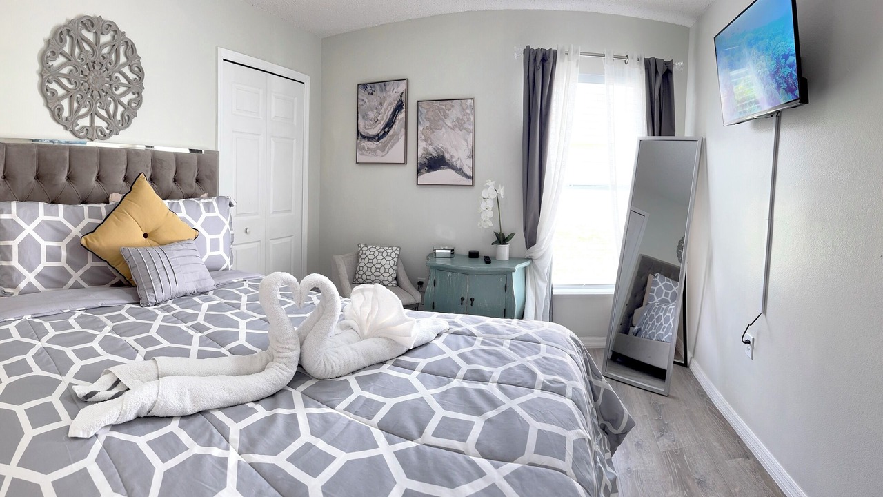Photo of Bedroom in Lakeside Estates