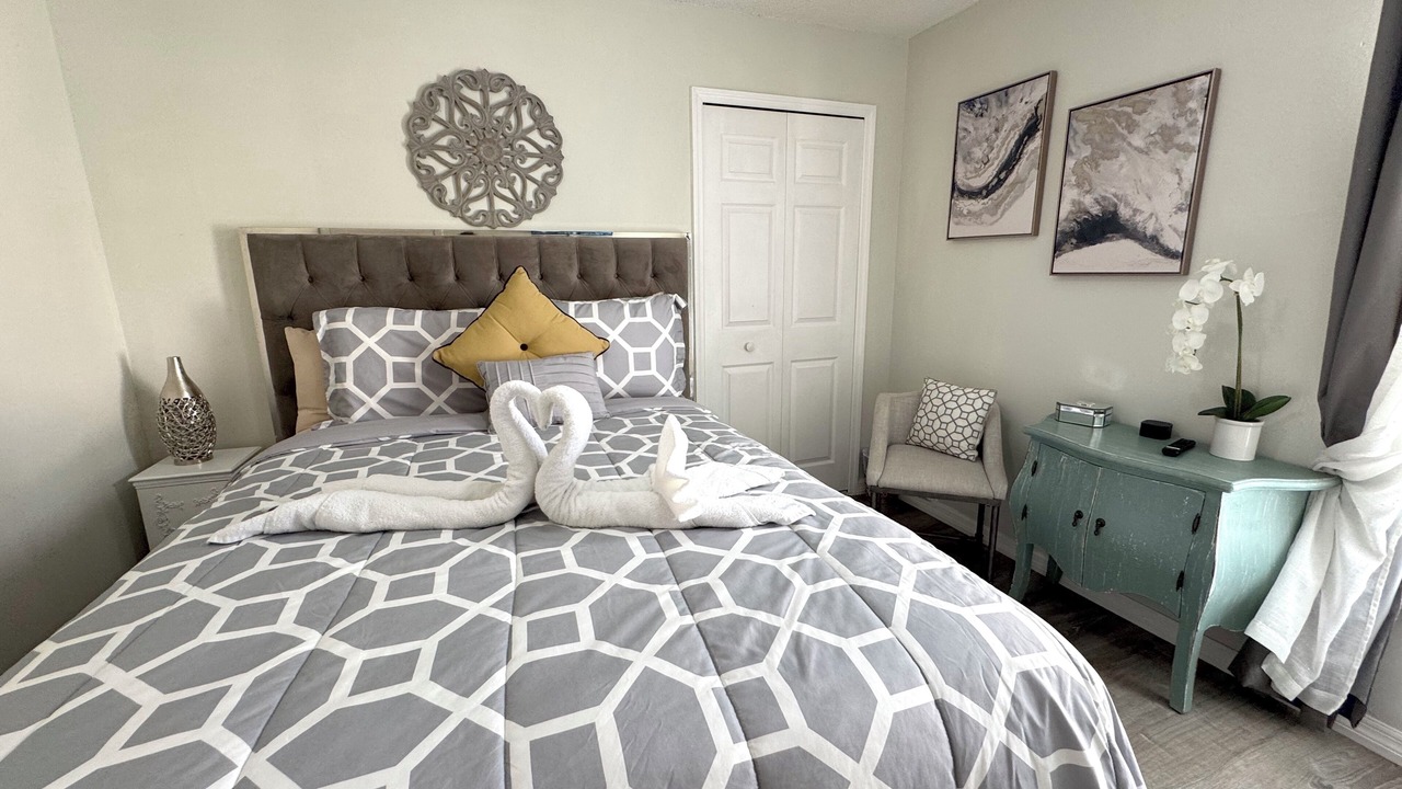 Photo of Bedroom in Lakeside Estates