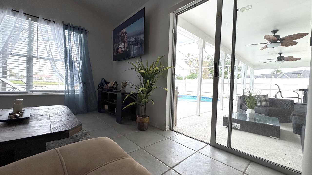 Photo of Livingroom in Lakeside Estates