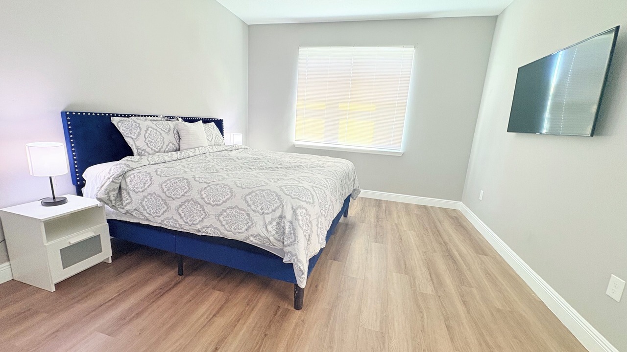 Photo of Bedroom in Malibu Groves