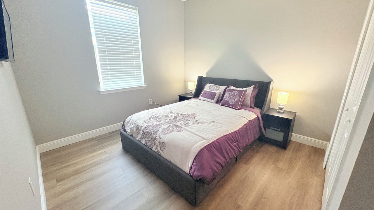 Photo of Bedroom in Malibu Groves