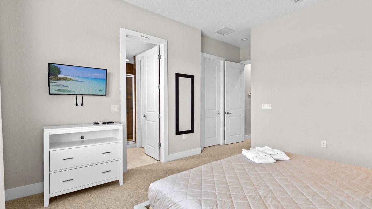 Photo of Bedroom in Crestwynd Bay
