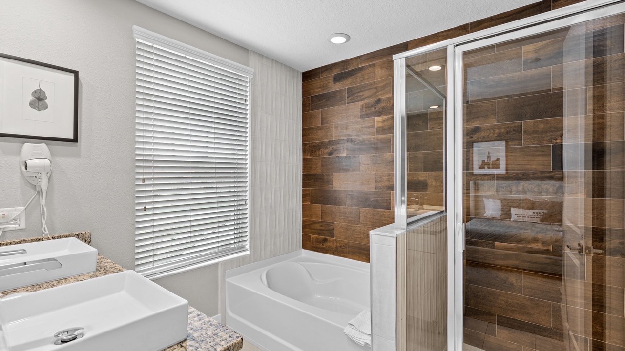 Photo of Bathroom in Crestwynd Bay