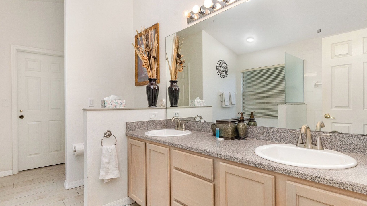 Photo of Others in Orange Tree