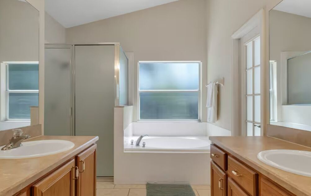 Photo of Bathroom in Orange Tree