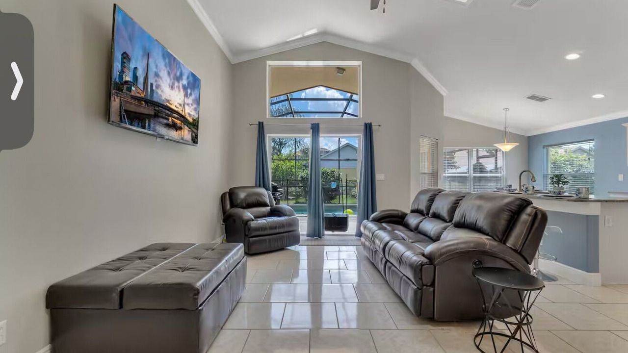 Photo of Livingroom in Orange Tree