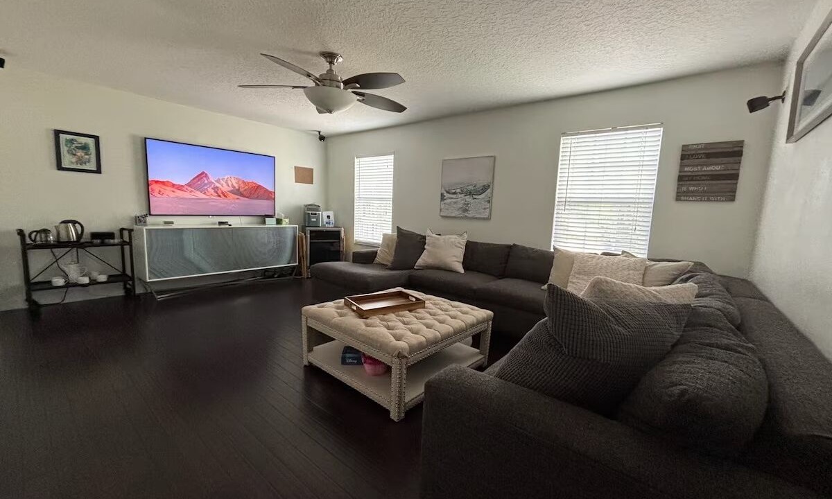 Photo of Livingroom in Vista East