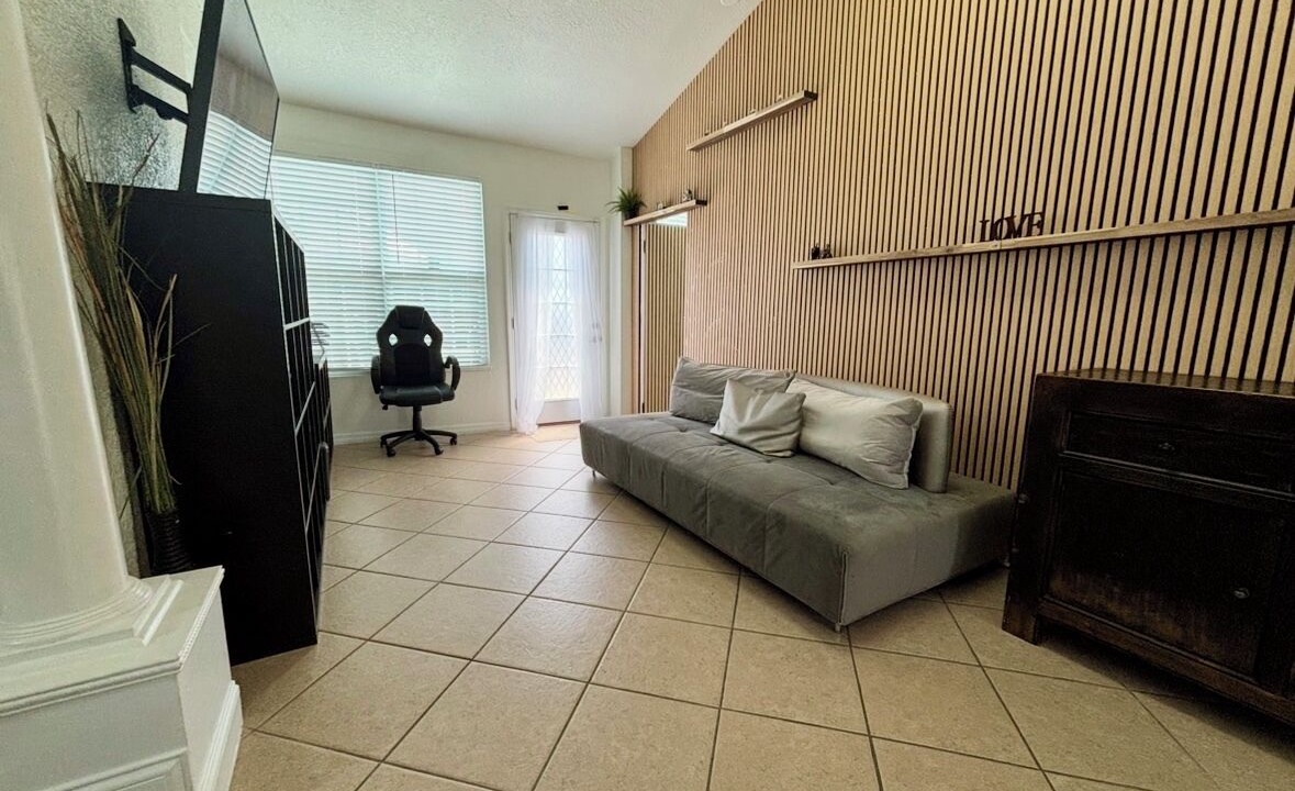 Photo of Livingroom in Vista East