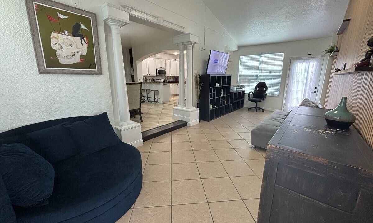 Photo of Livingroom in Vista East