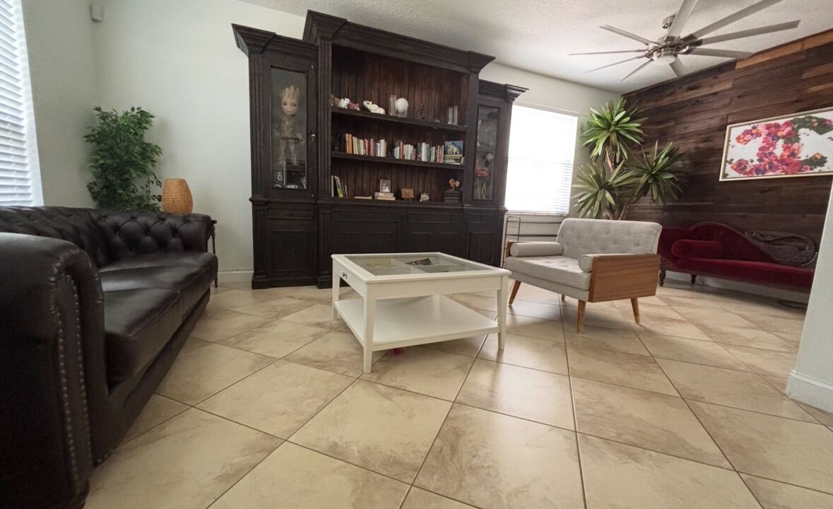 Photo of Livingroom in Vista East