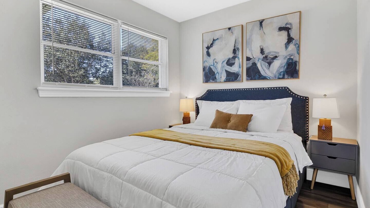 Photo of Bedroom in Englewood Park