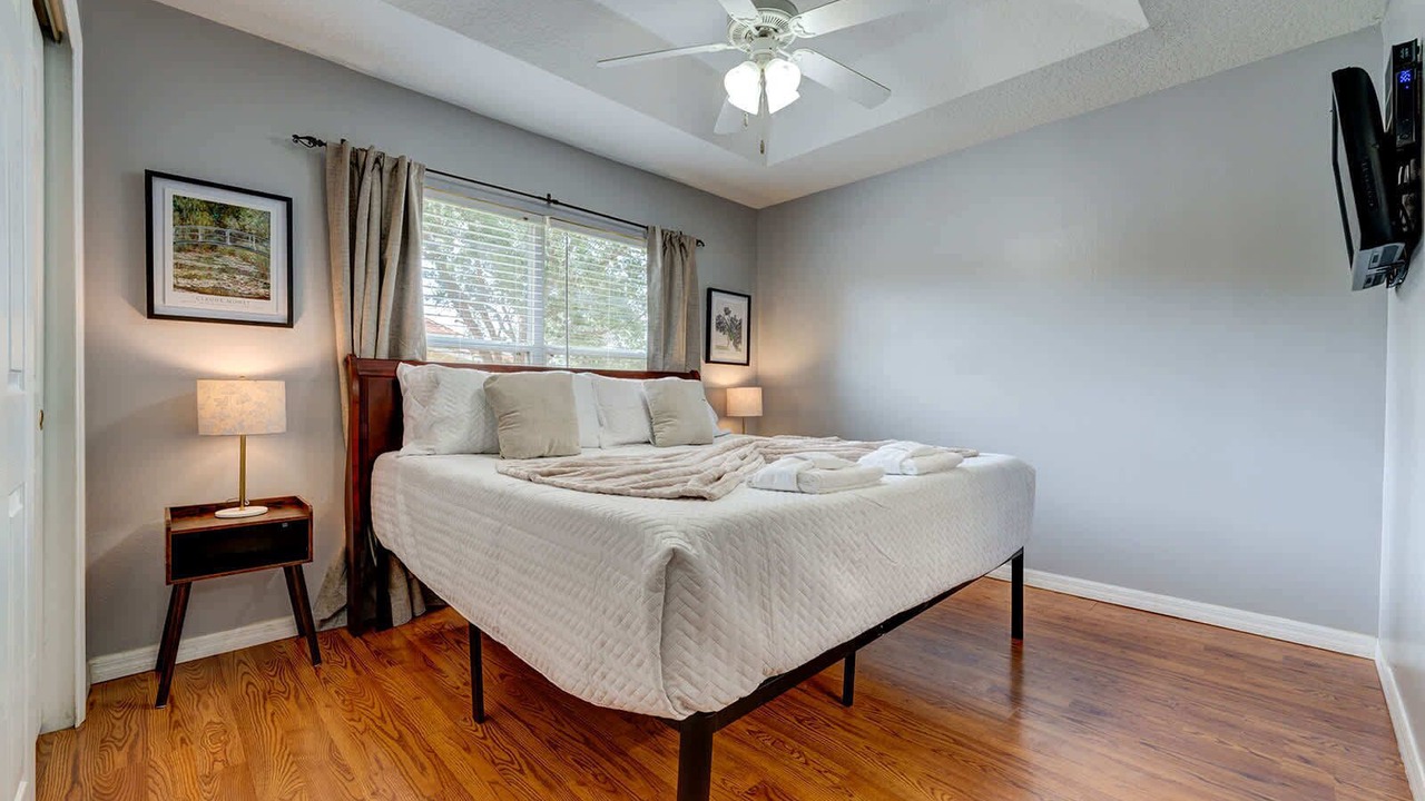 Photo of Bedroom in Crestwynd Bay