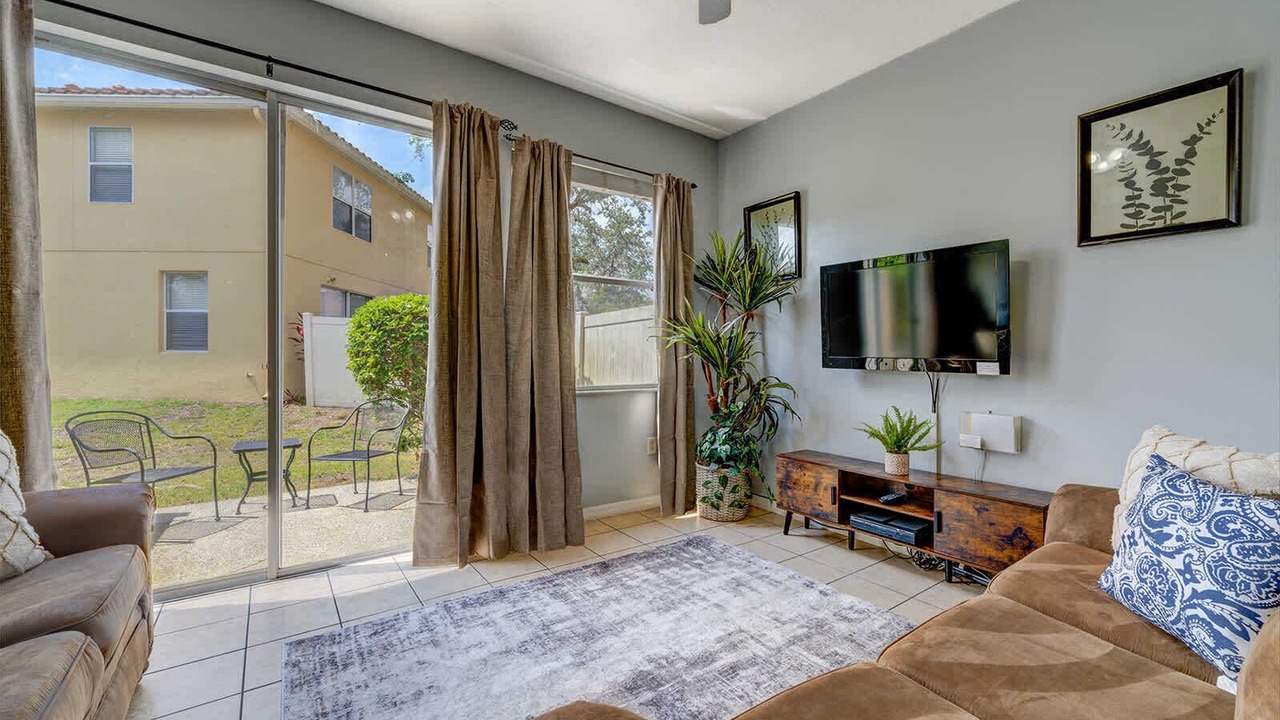 Photo of Livingroom in Crestwynd Bay