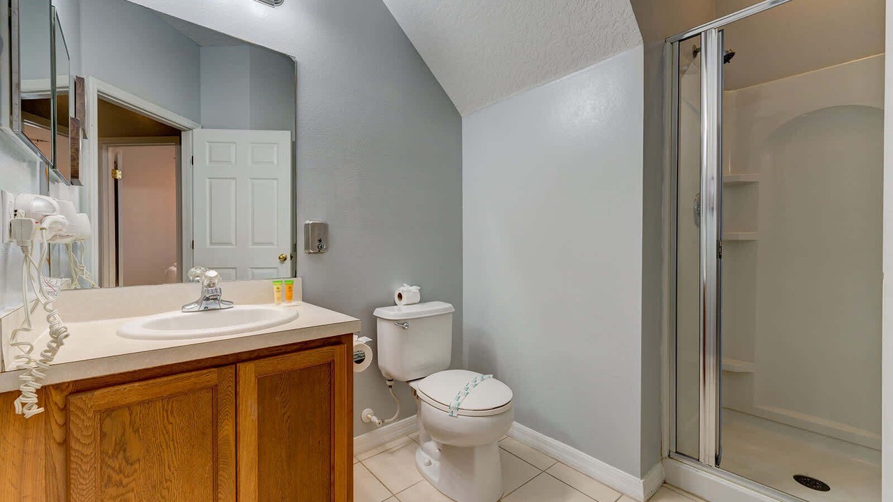 Photo of Bathroom in Crestwynd Bay